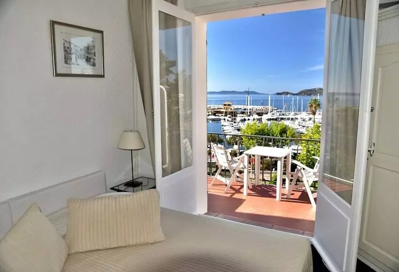 اتاق کلاسیک با چشم‌انداز دریا, Auberge De La Calanque