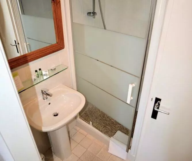 اتاق کلاسیک با چشم‌انداز باغ, Auberge De La Calanque