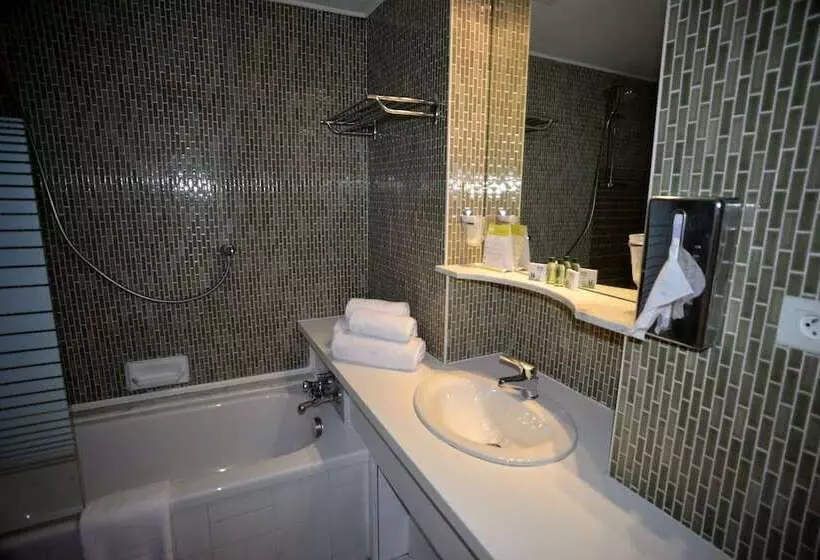 اتاق کلاسیک با چشم‌انداز باغ, Auberge De La Calanque