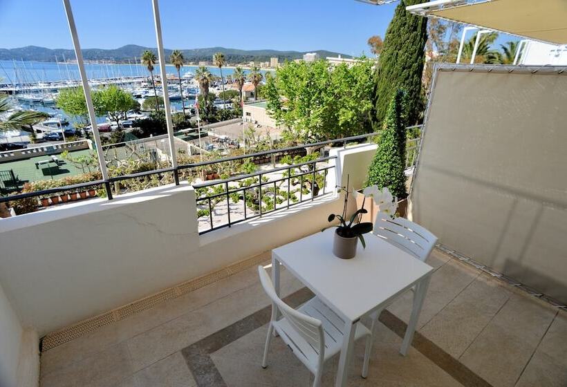 Классический Номер Вид на Сад, Auberge De La Calanque