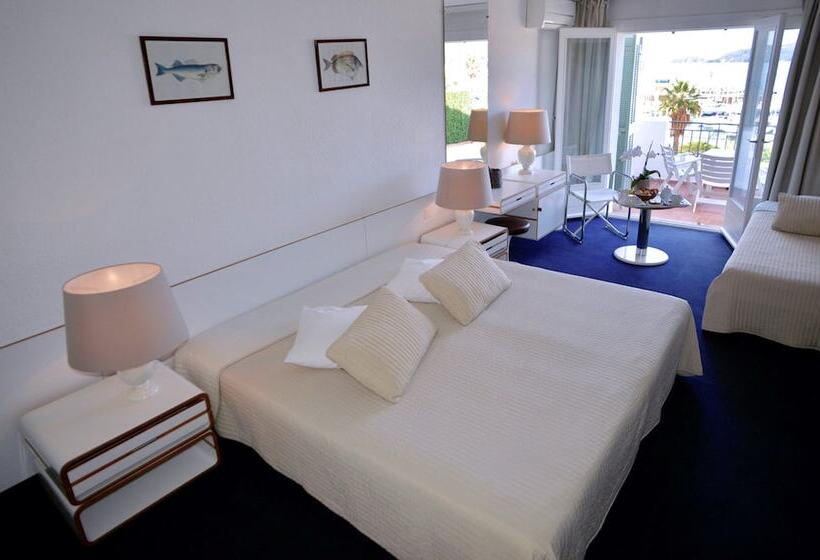 Triple Room Sea View, Auberge De La Calanque