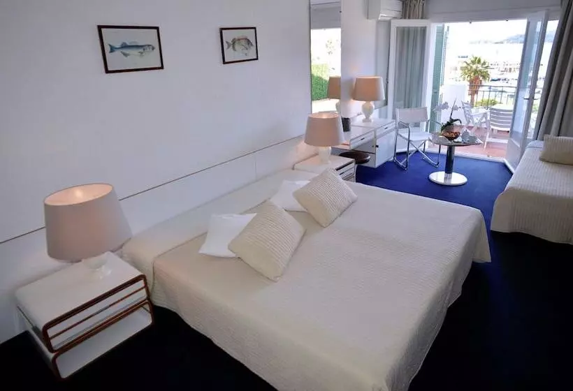 Triple Room Sea View, Auberge De La Calanque