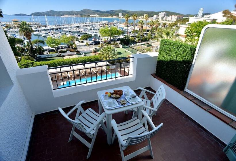 Triple Room Sea View, Auberge De La Calanque