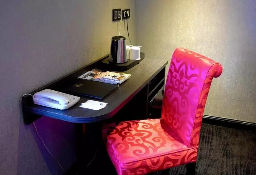 سوییت جونیور, Best Western Empire Elysees