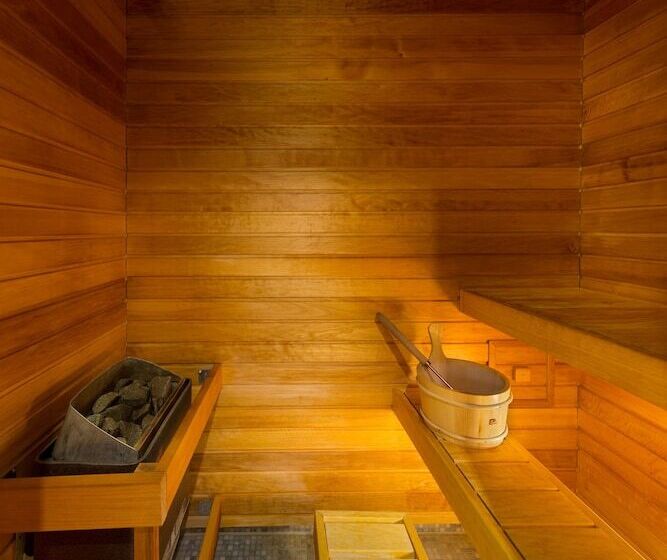 سوییت جونیور, Radisson Blu Hotel Olümpia