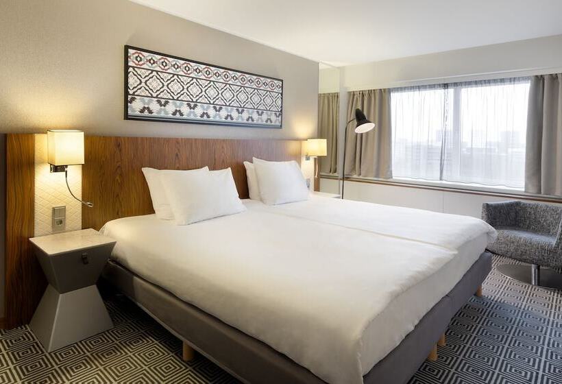 سوییت جونیور, Radisson Blu Hotel Olümpia