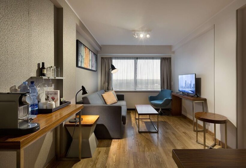 سوییت جونیور, Radisson Blu Hotel Olümpia