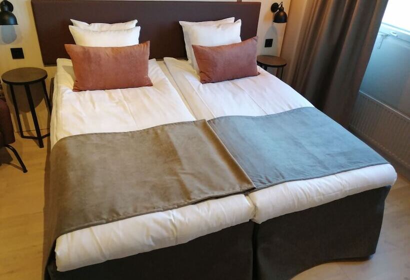 غرفة بيزنس, Skyline Airport