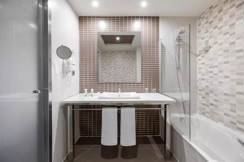 バルコニー付きスタンダードステューディオ, Citadines Montmartre Paris