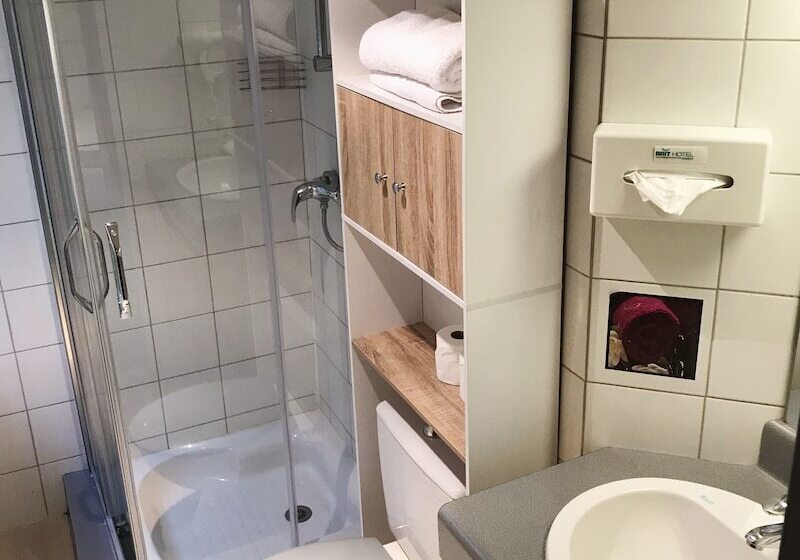 اتاق استاندارد, Brit Hotel Aux Sacres Reims Centre