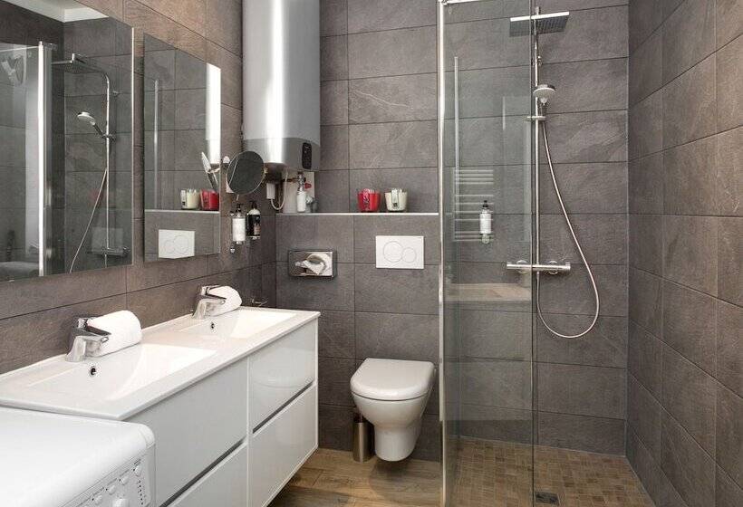 침실 1개 아파트, Des Ducs