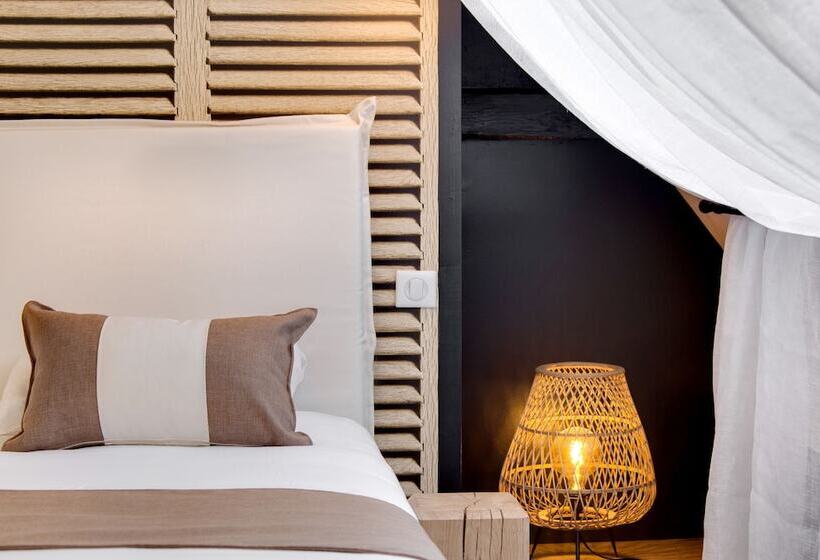 스탠다드 룸, Des Ducs