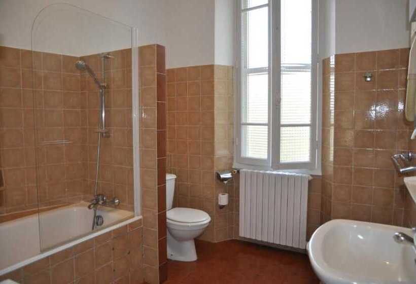 غرفة قياسية ثلاثية, Des Mimosas