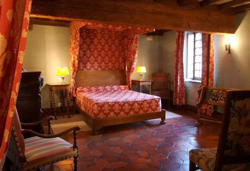 Quarto Triplo Superior, Hostellerie Du Vieux Perouges