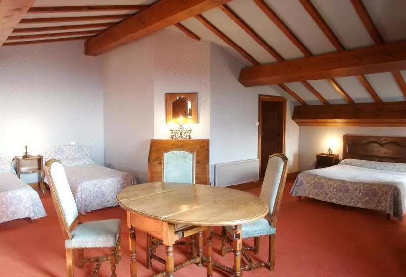 Quarto Triplo Superior, Hostellerie Du Vieux Perouges