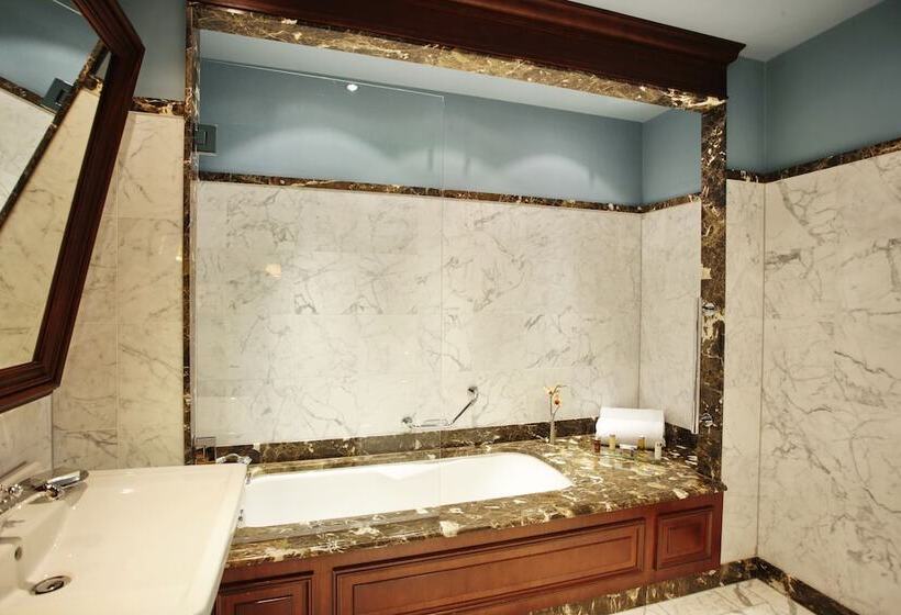 سوئیت پرستیژ با چشم انداز, Intercontinental Bordeaux Le Grand Hotel, An Ihg