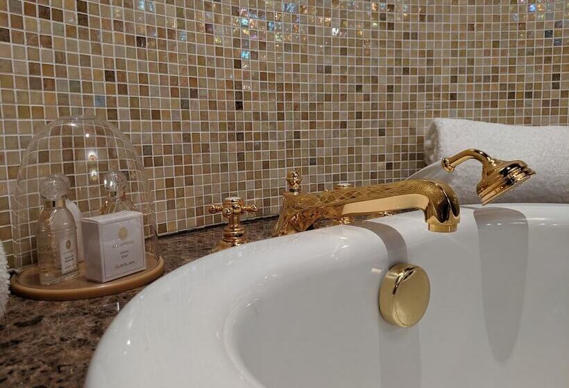 سوئیت رویال, Intercontinental Bordeaux Le Grand Hotel, An Ihg