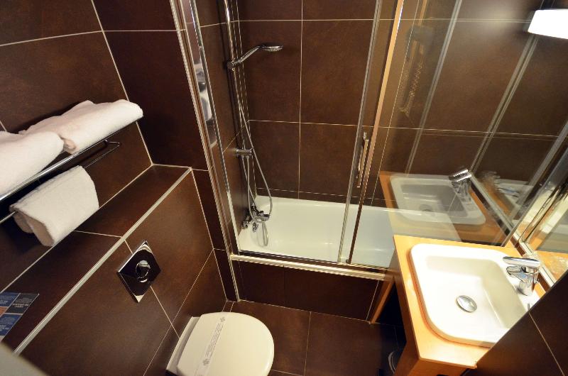 Номер Стандарт, Kyriad Dijon Est  Mirande