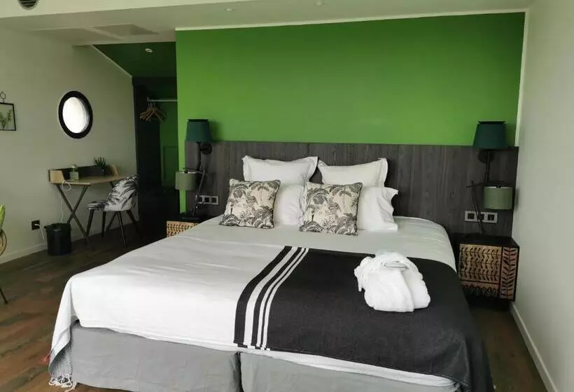 Suite with Terrace, Le Paddock