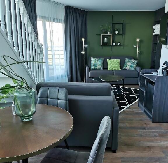 テラス付スイート, Le Paddock