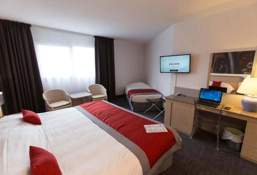 スタンダードトリプルルーム, Le Paddock