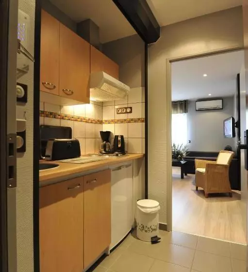 スタンダードスタジオ, Logis Cottage