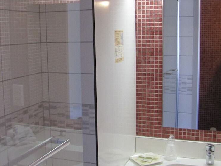 スタンダードトリプルルーム, Logis Hotel Le Cerf