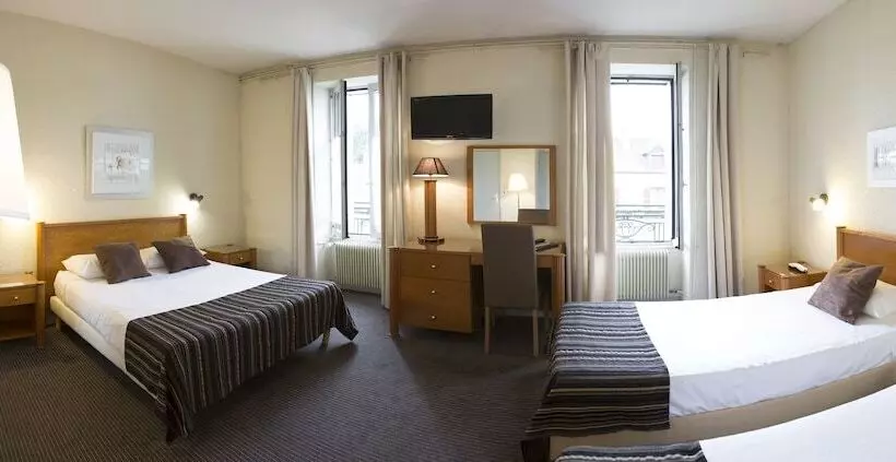 スタンダード４人部屋, Logis Hotel Le Cerf