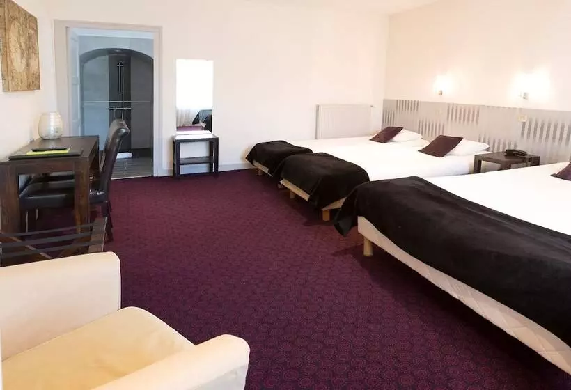 スタンダード４人部屋, Logis Hotel Le Cerf