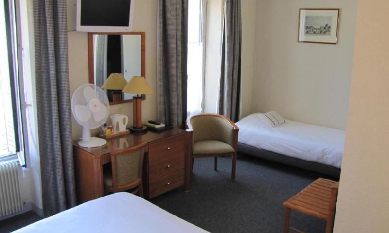 スタンダードトリプルルーム, Logis Hotel Le Cerf