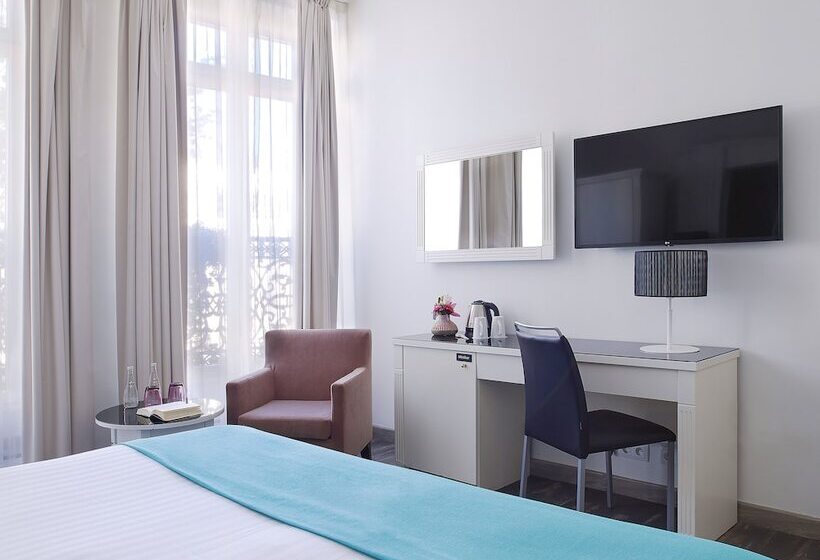 Quarto Premium, Paris Opera Affiliated By Melia