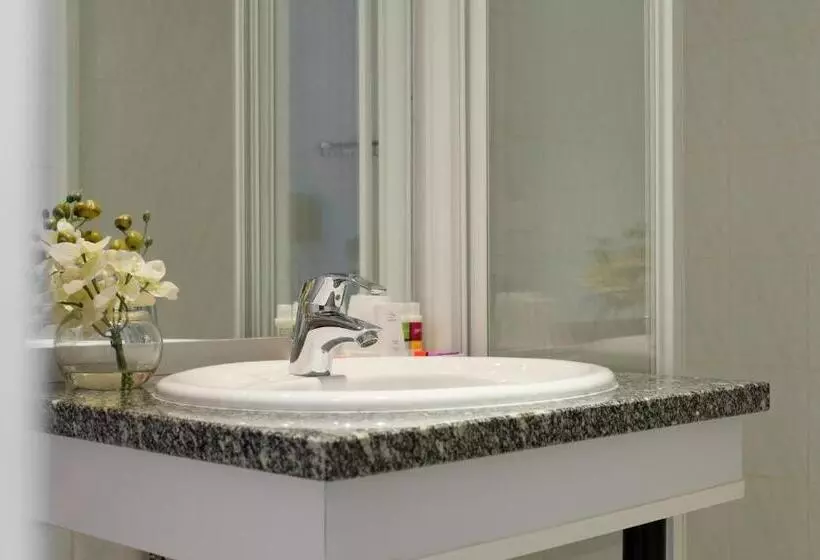 Chambre Standard Individuelle, George Astotel