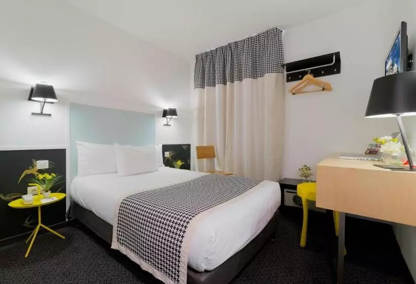 Chambre Standard Individuelle, George Astotel