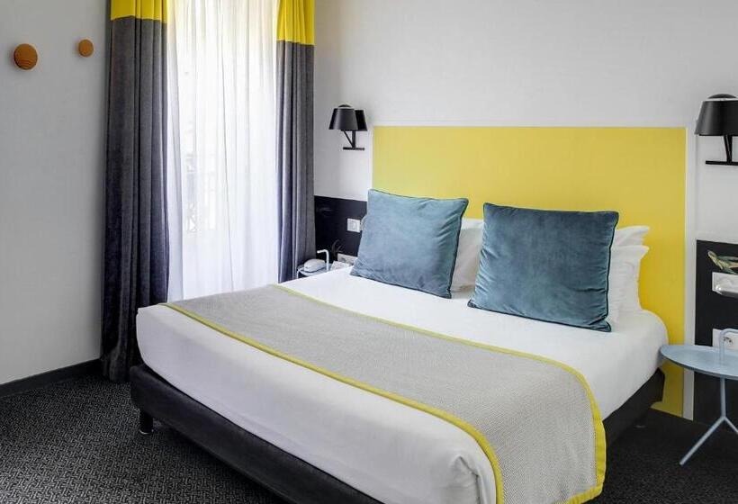 スタンダードルーム, George Astotel