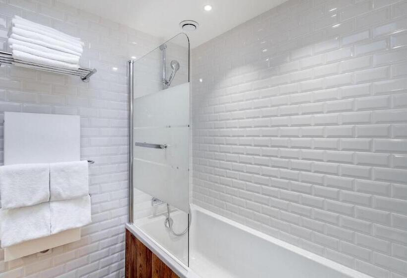 1ベッドルームアパートメント, George Astotel