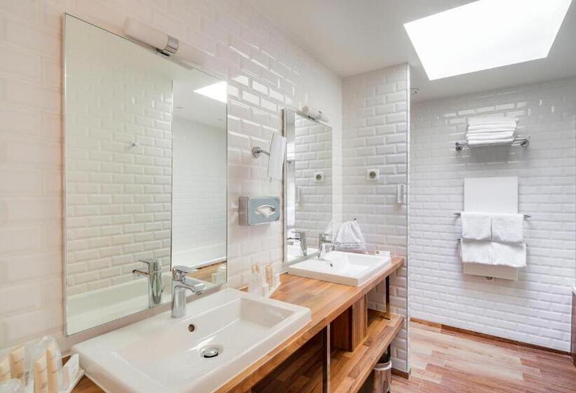 1ベッドルームアパートメント, George Astotel