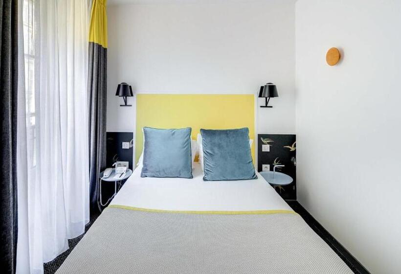 ファミリールーム, George Astotel