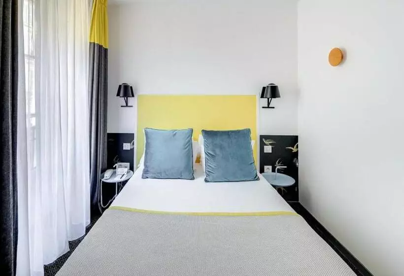 Chambre Familiale, George Astotel