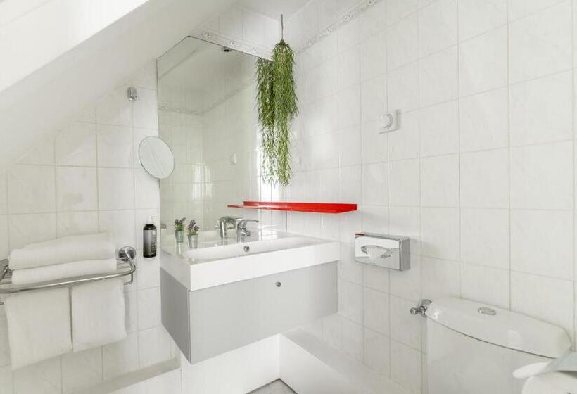 1ベッドルームアパートメントをつなぐ, George Astotel