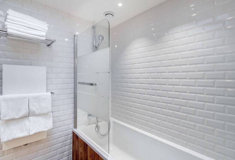 1ベッドルームアパートメント, George Astotel