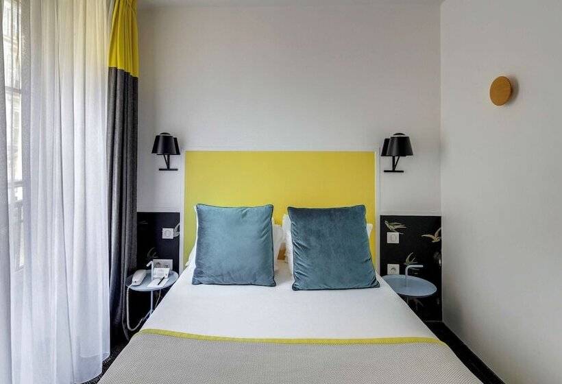 ファミリールーム, George Astotel