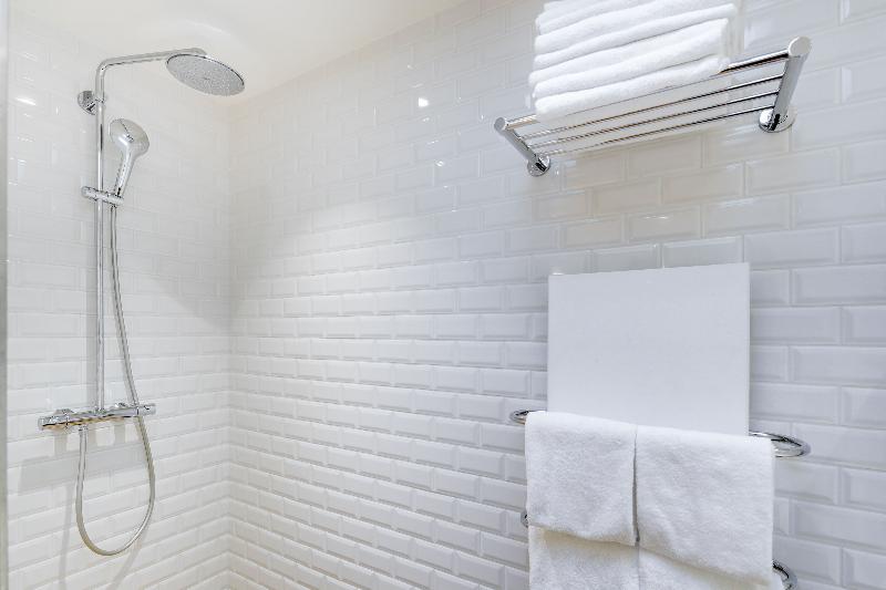 1ベッドルームアパートメント, George Astotel