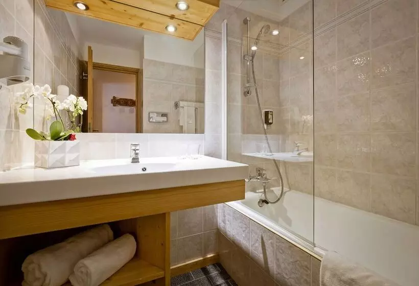 山の見えるスーペリアルーム, Les Flocons