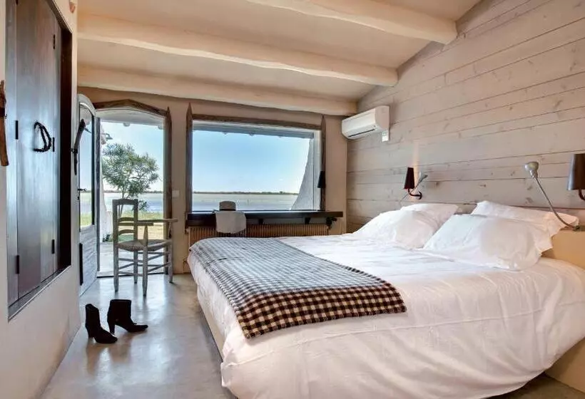 Superior room with lake view, Lodge Sainte Helene Adult Only