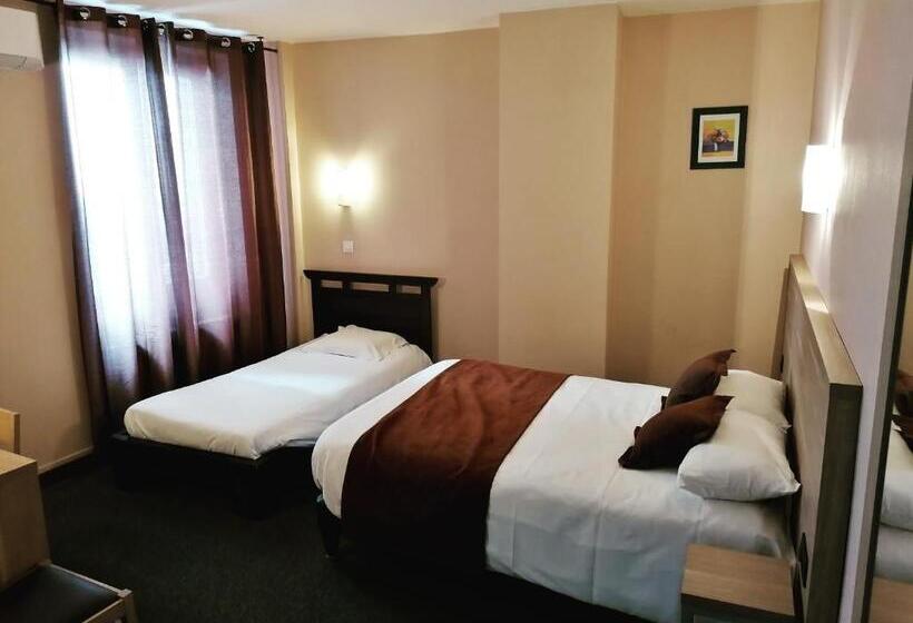 스탠다드 트리플 룸, Logis Hôtel Saint Jacques