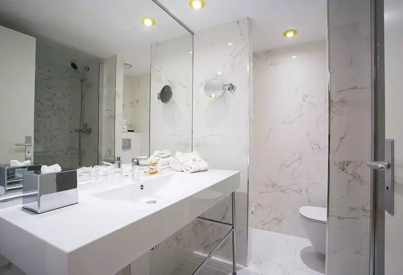 Quarto clássico, Nice Riviera