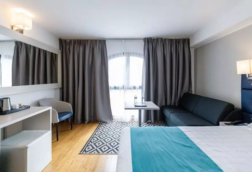 Quarto Familiar, Nice Riviera