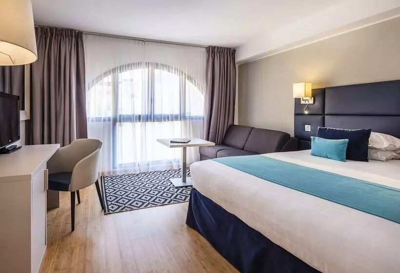 Quarto Familiar, Nice Riviera