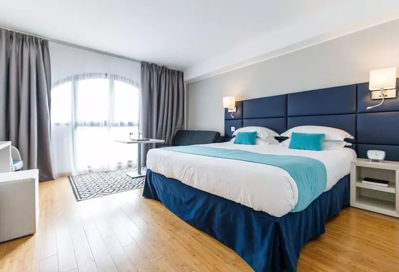 Quarto Familiar, Nice Riviera