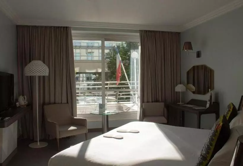 テラス付きデラックスルーム, Célestins Spa Thermal & Hôtel By Vy Resort